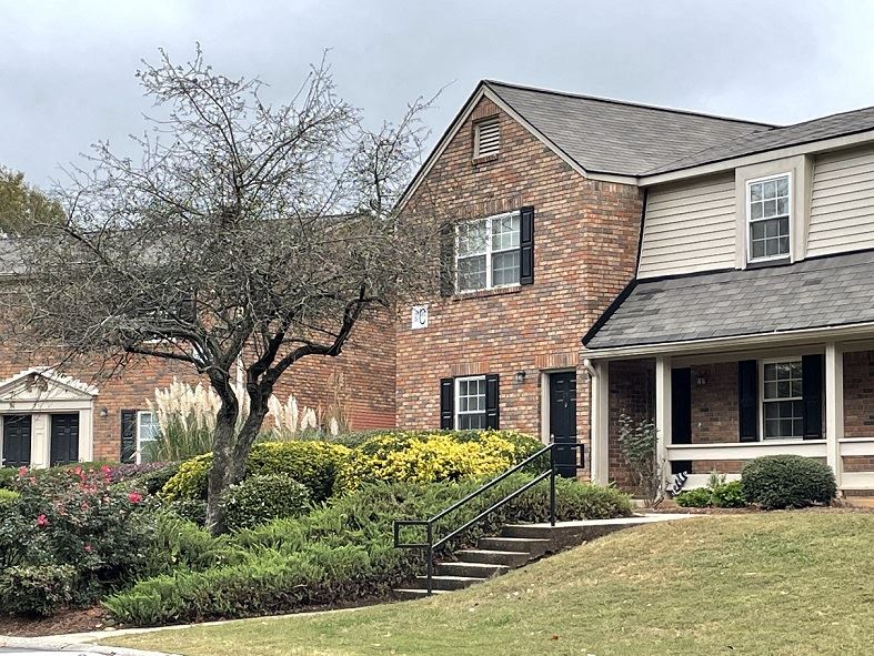 The Arbors At Smyrna Apartments, 2001 Old Concord Rd, Smyrna, GA RentCafe